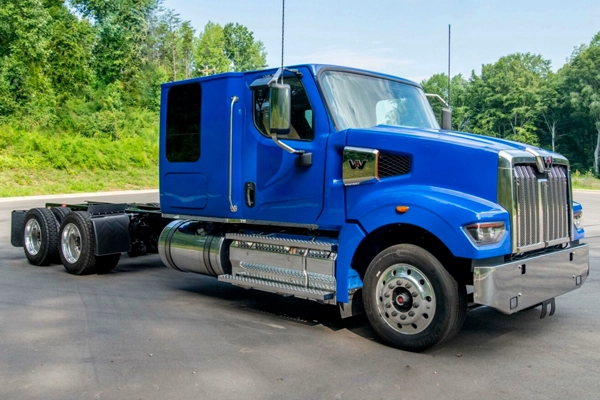 Новая модификация Western Star 49X: низкопрофильная версия для автовозов