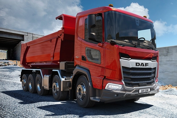 DAF расширяет модельный ряд заводским шасси 10x4