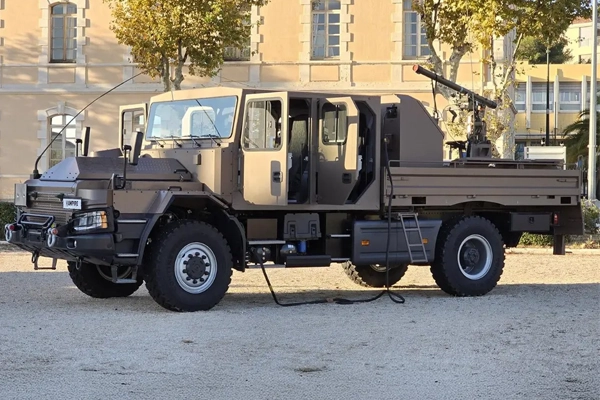 Новая капотная Scania: Le Vampire!