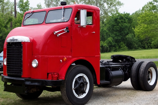 Corbitt D800 Highboy: американский тягач, в котором водитель буквально жил над дорогой